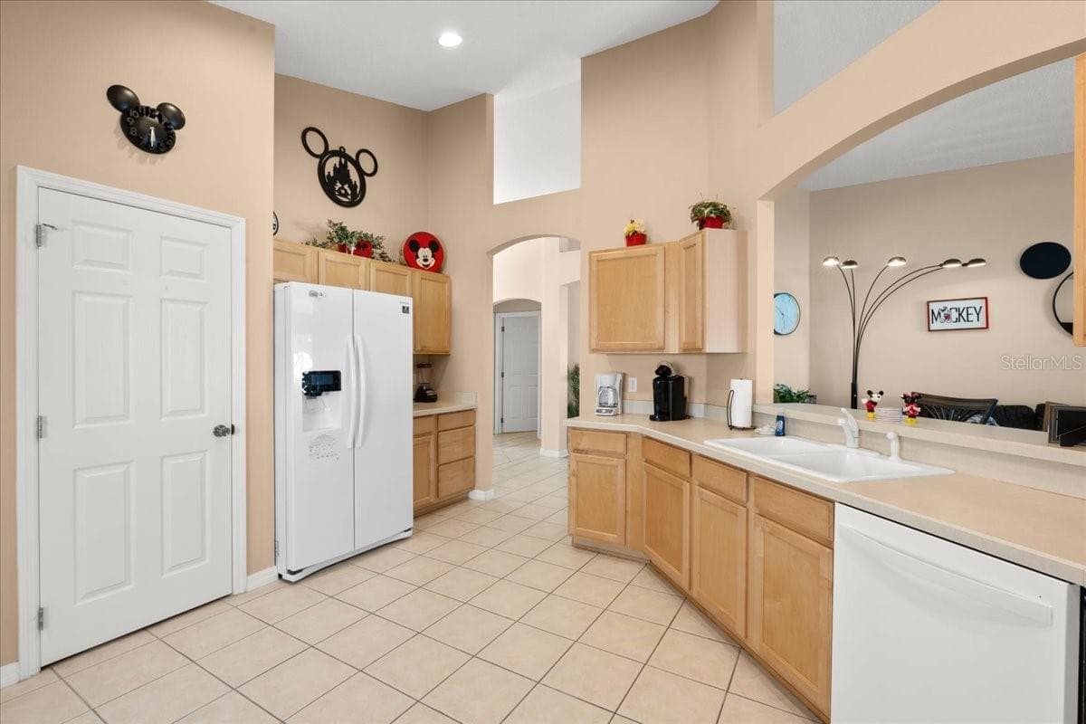 Single Family Residence at 126 HENLEY CIR, DAVENPORT, photo 13 of 50