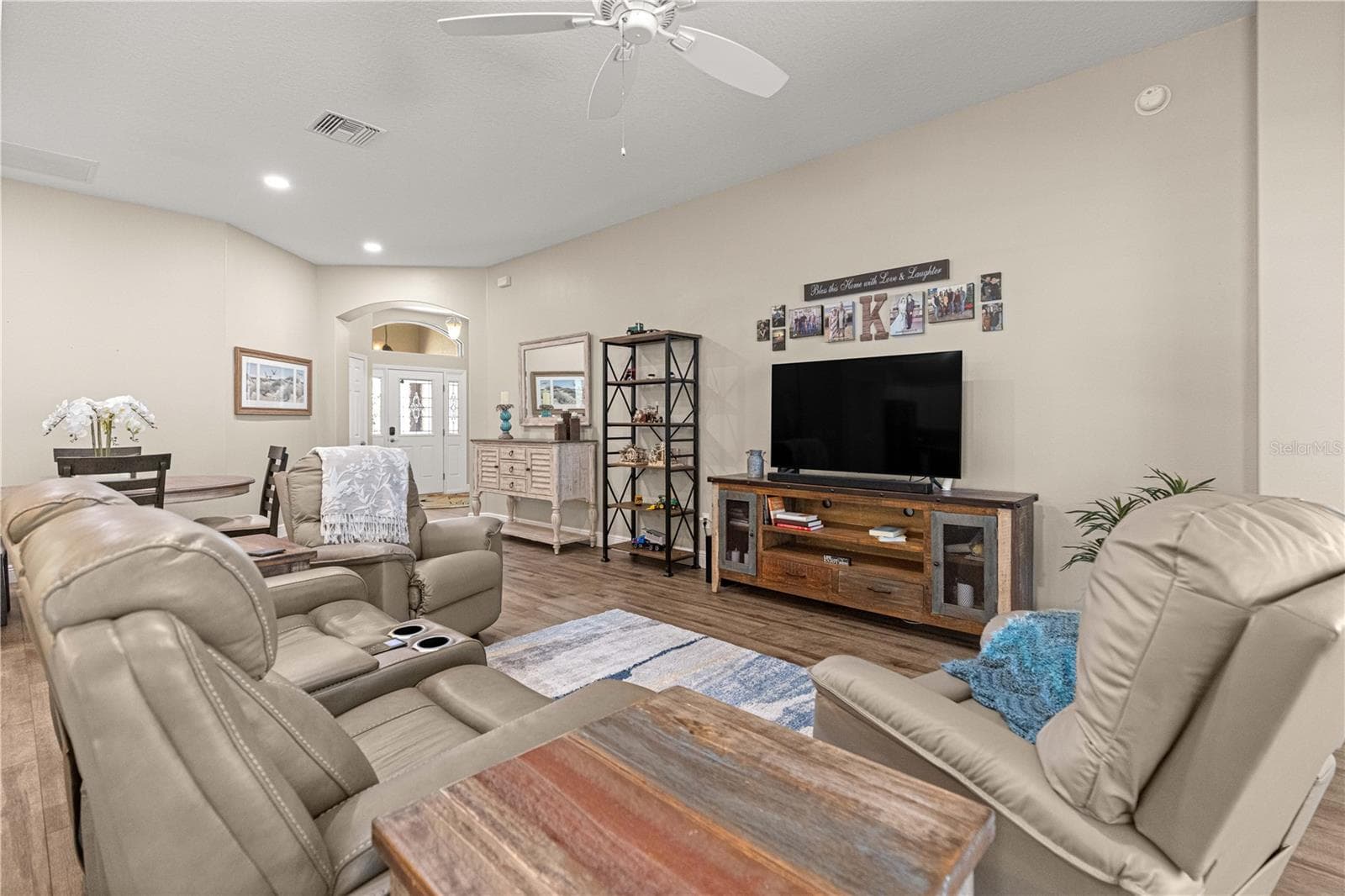 Large living room - 3562 YATES AVE, THE VILLAGES