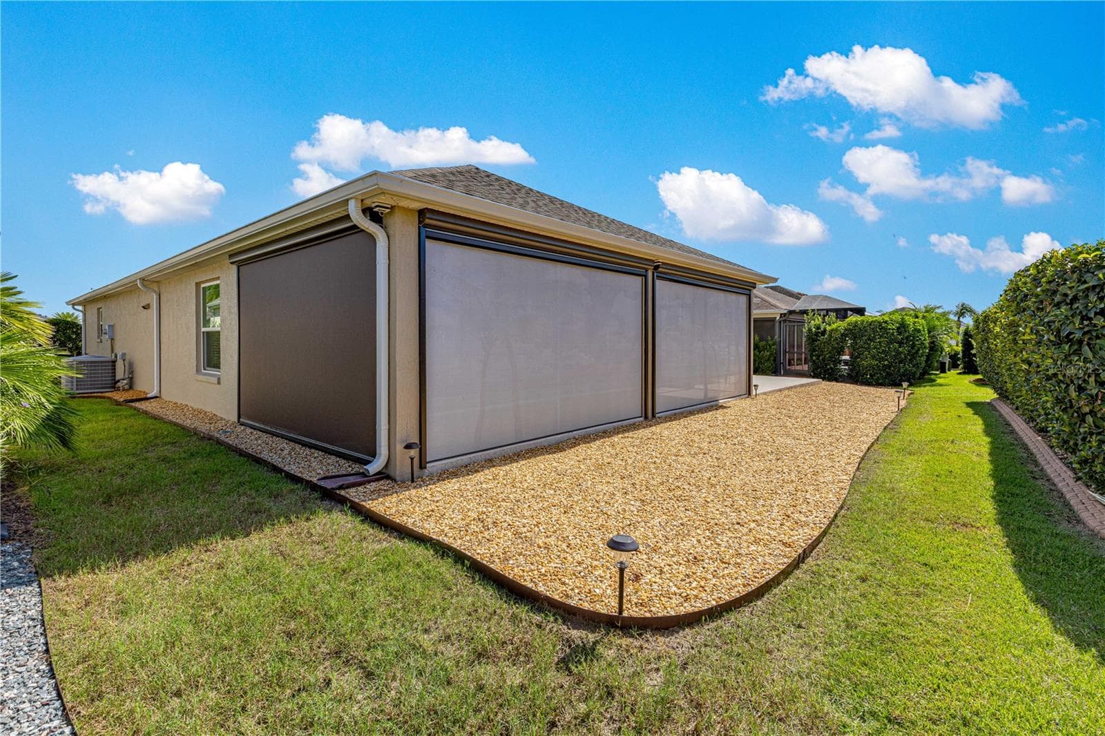 Remote shades - 3562 YATES AVE, THE VILLAGES
