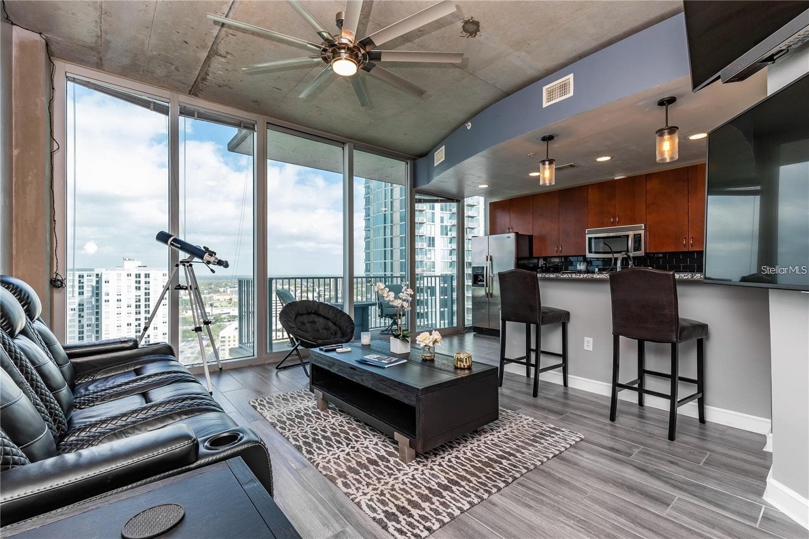 Condominium at 777 N ASHLEY DR #2209, TAMPA, photo 4 of 14