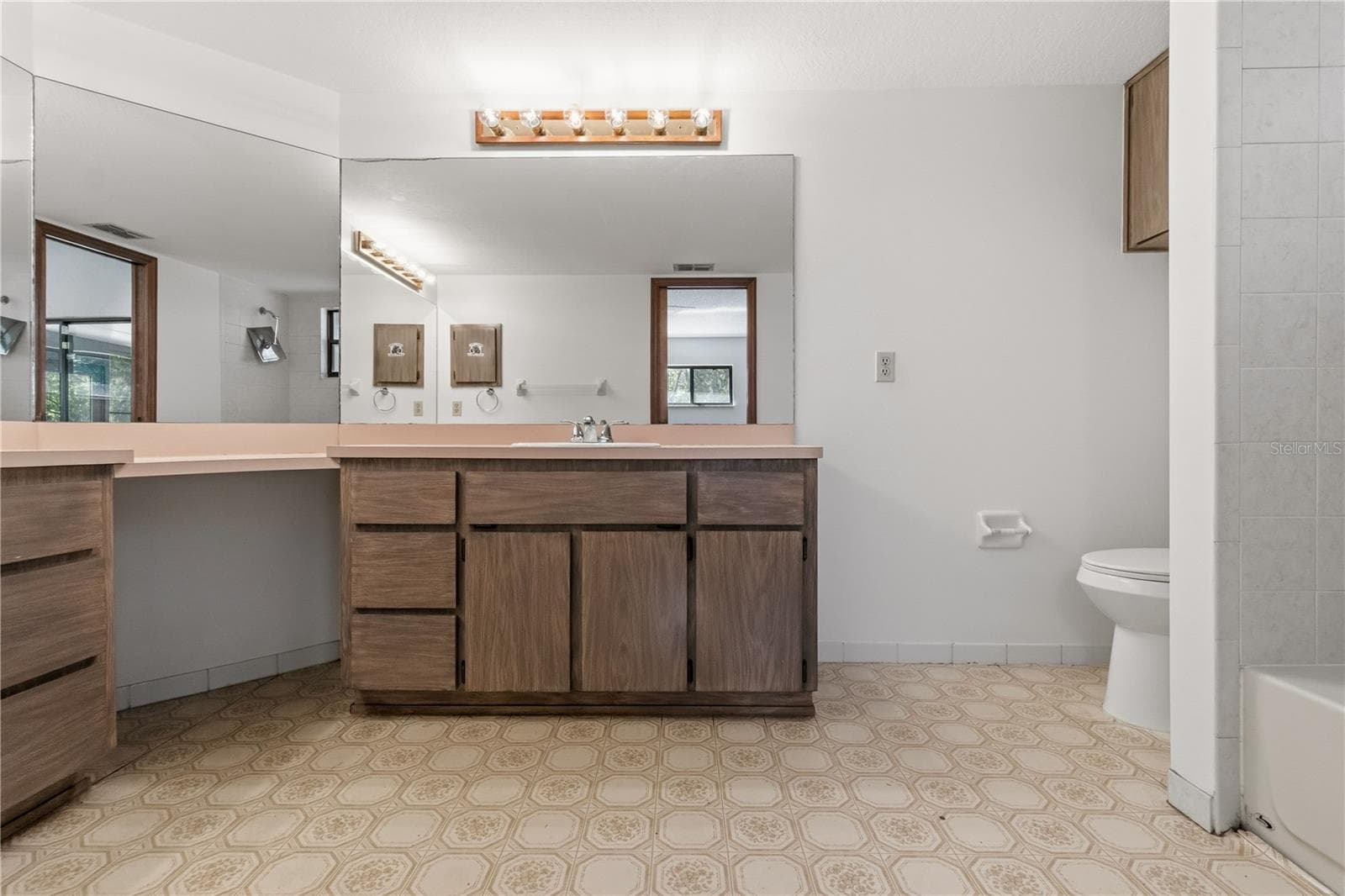 Primary Bathroom - 18644 FURMAN DR, SPRING HILL