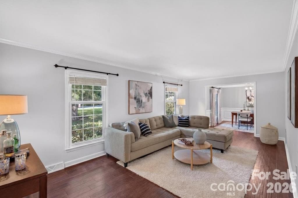 Single Family Residence at 4124 Bridgewood Lane, Charlotte, photo 10 of 32