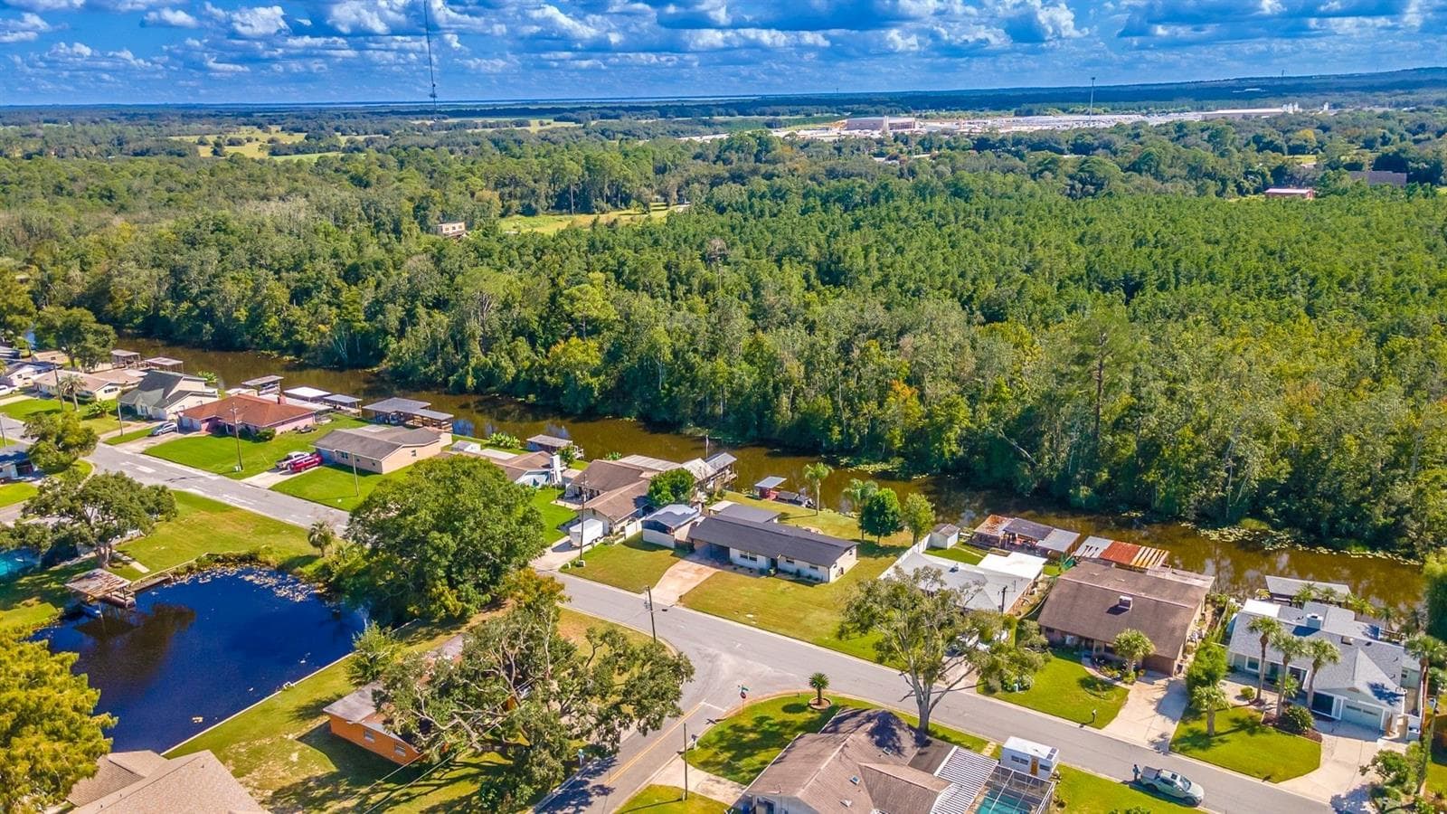 Single Family Residence at 13524 COUNTRY CLUB DR, TAVARES, photo 72 of 78
