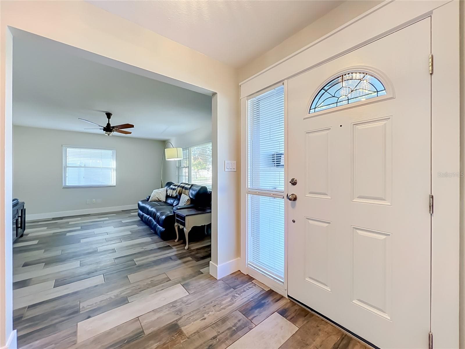 Spacious Family Room off of Foyer - 346 ELKHORN CT, WINTER PARK