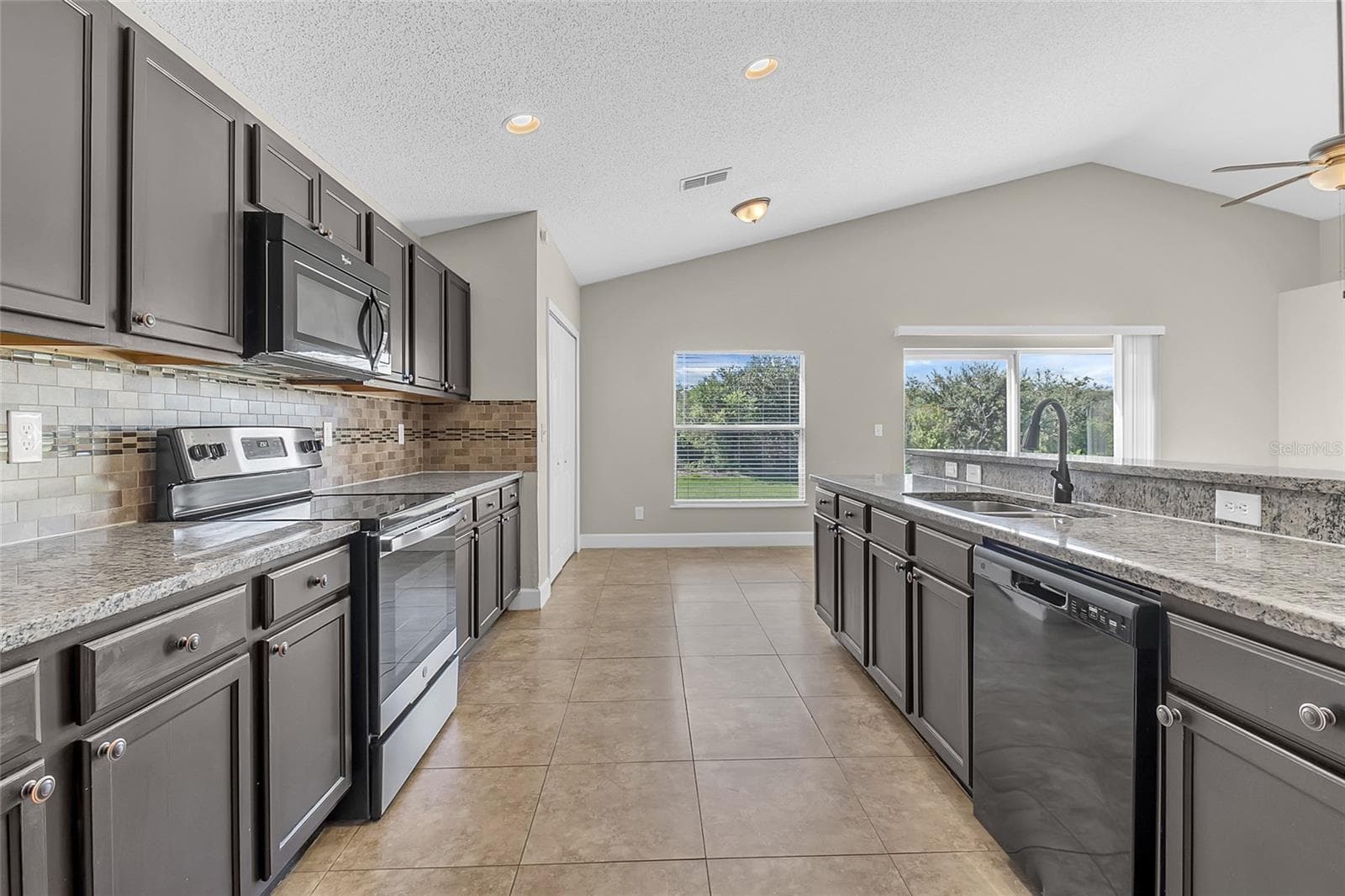 Single Family Residence at 2425 MERRY RD, TAVARES, photo 10 of 33