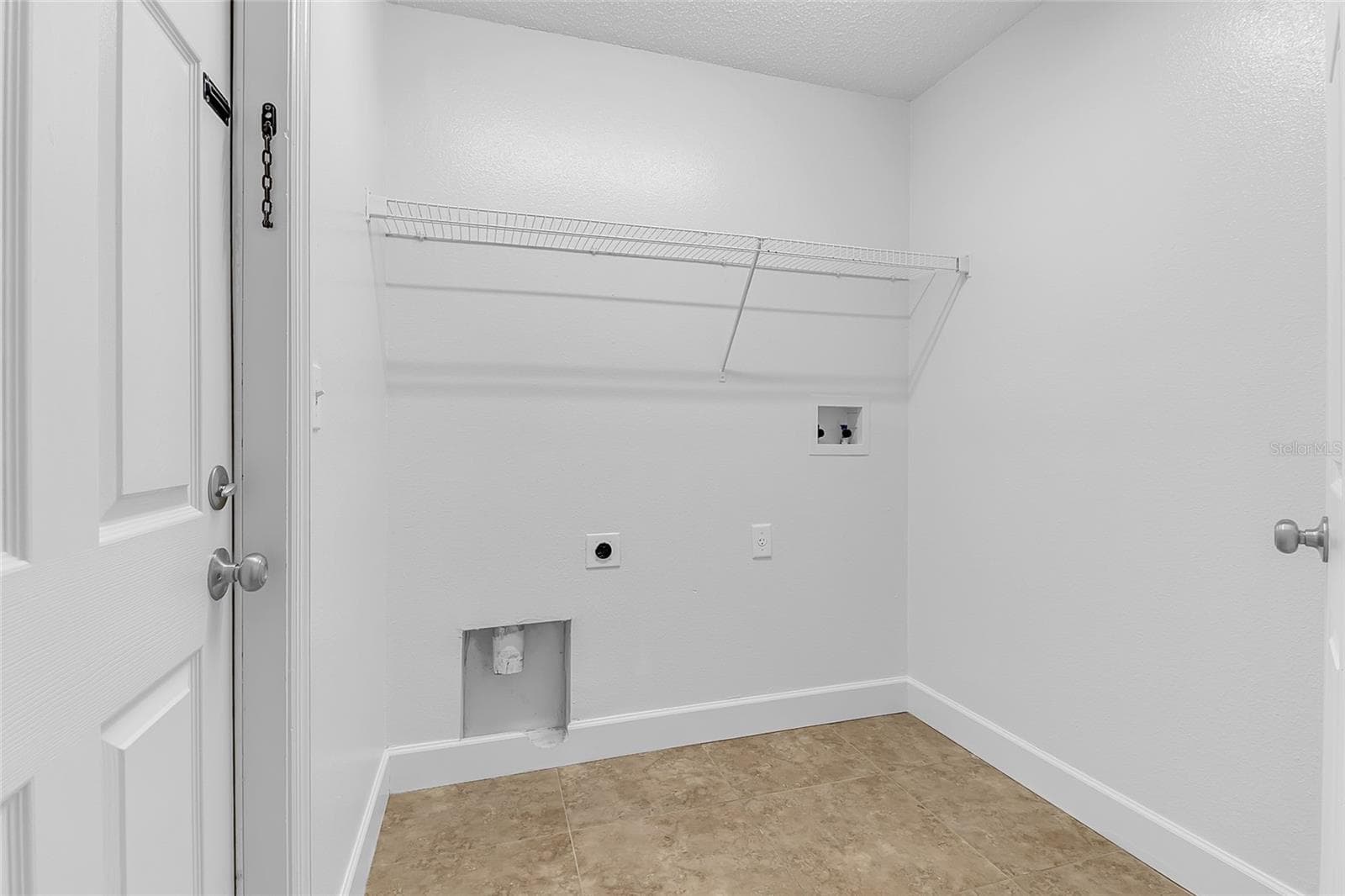 Single Family Residence at 2425 MERRY RD, TAVARES, photo 17 of 33