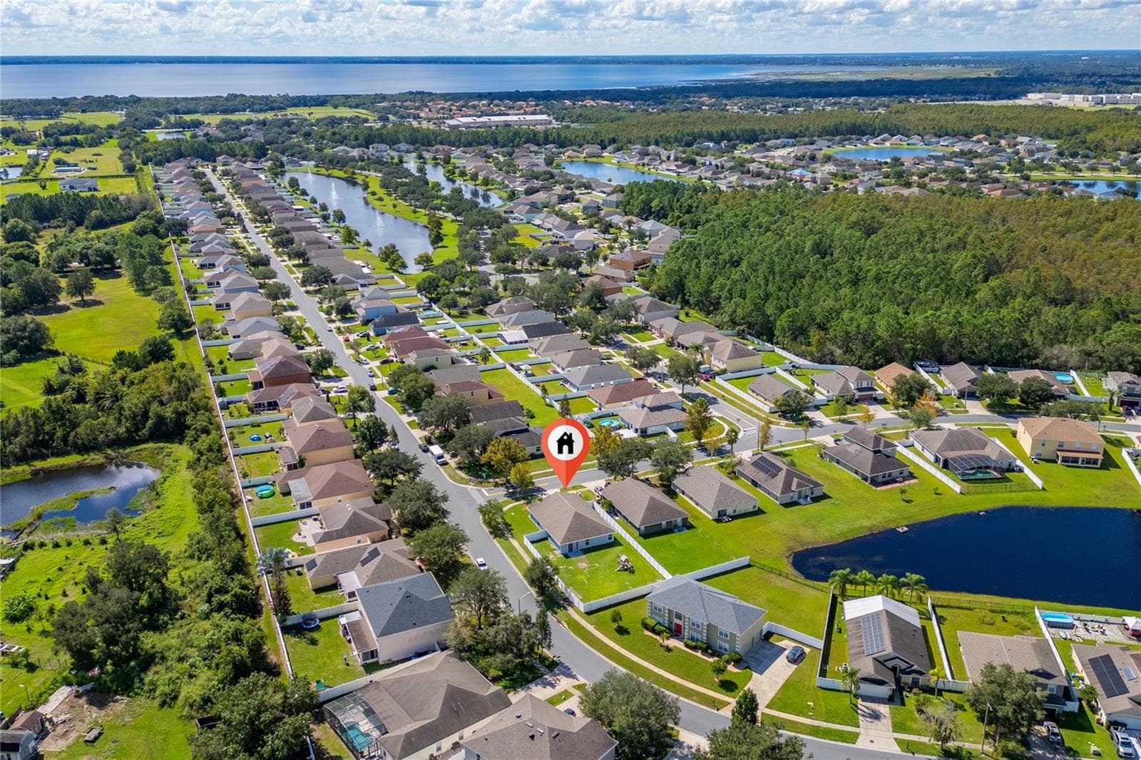 Single Family Residence at 4106 LONGWORTH LOOP, KISSIMMEE, photo 9 of 35
