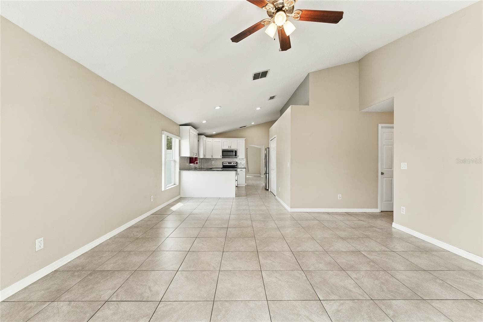 Single Family Residence at 4106 LONGWORTH LOOP, KISSIMMEE, photo 19 of 35