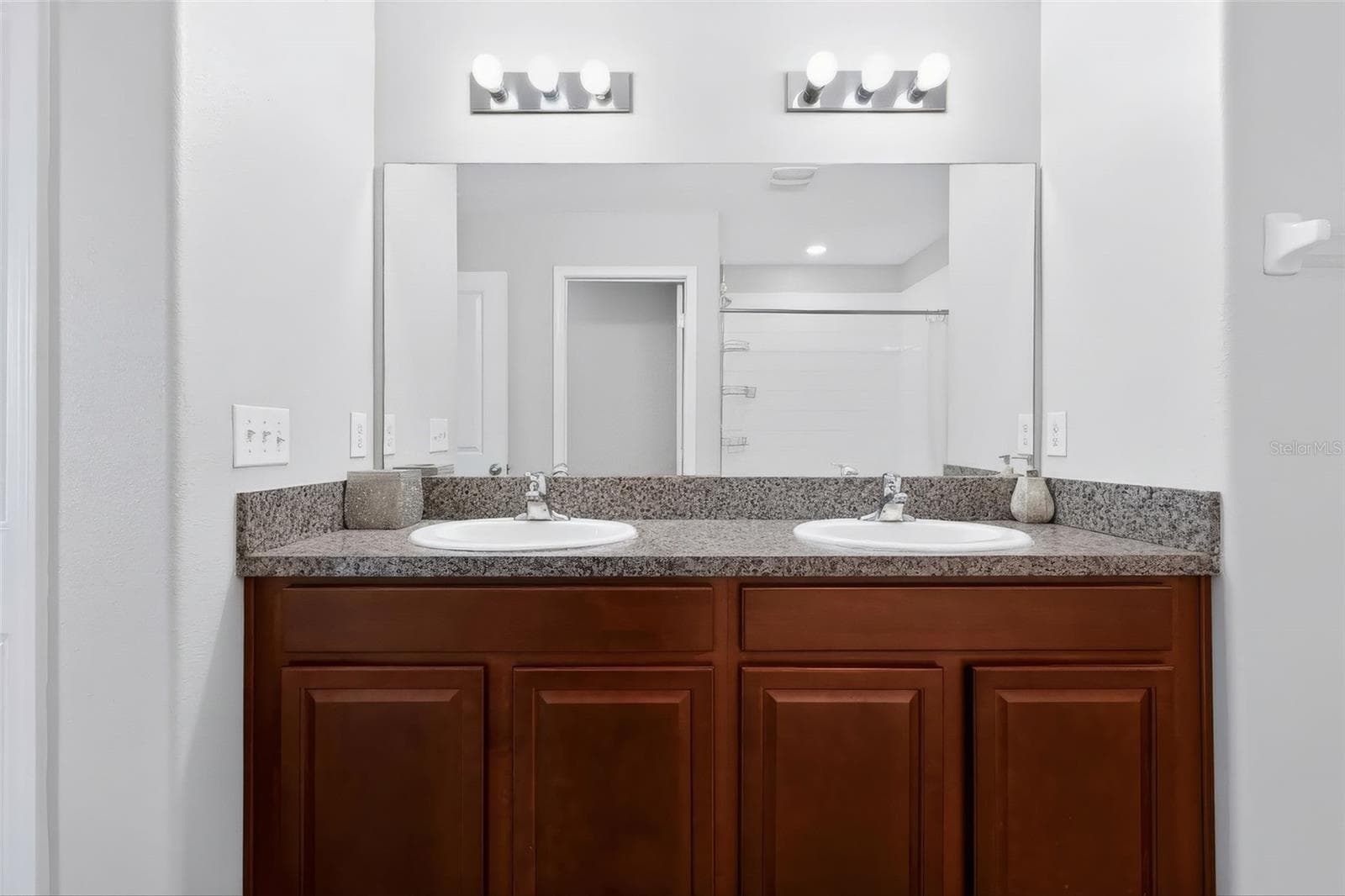 Single Family Residence at 1711 BROAD WINGED HAWK DR, RUSKIN, photo 42 of 47
