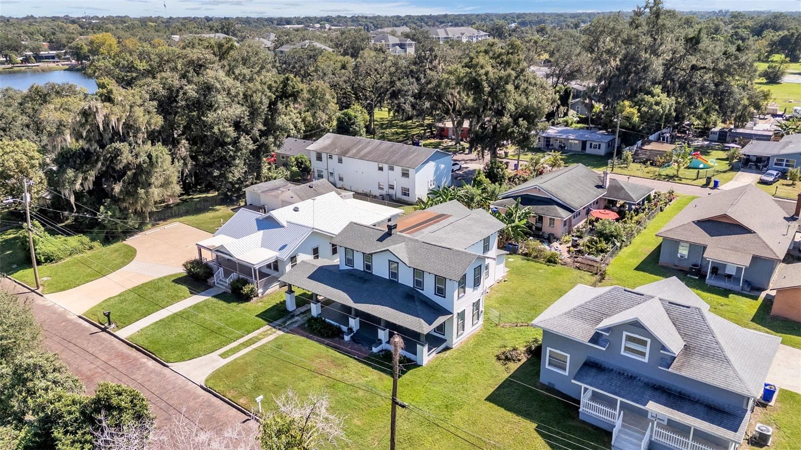 Single Family Residence at 1044 W LIME ST, LAKELAND, photo 10 of 55