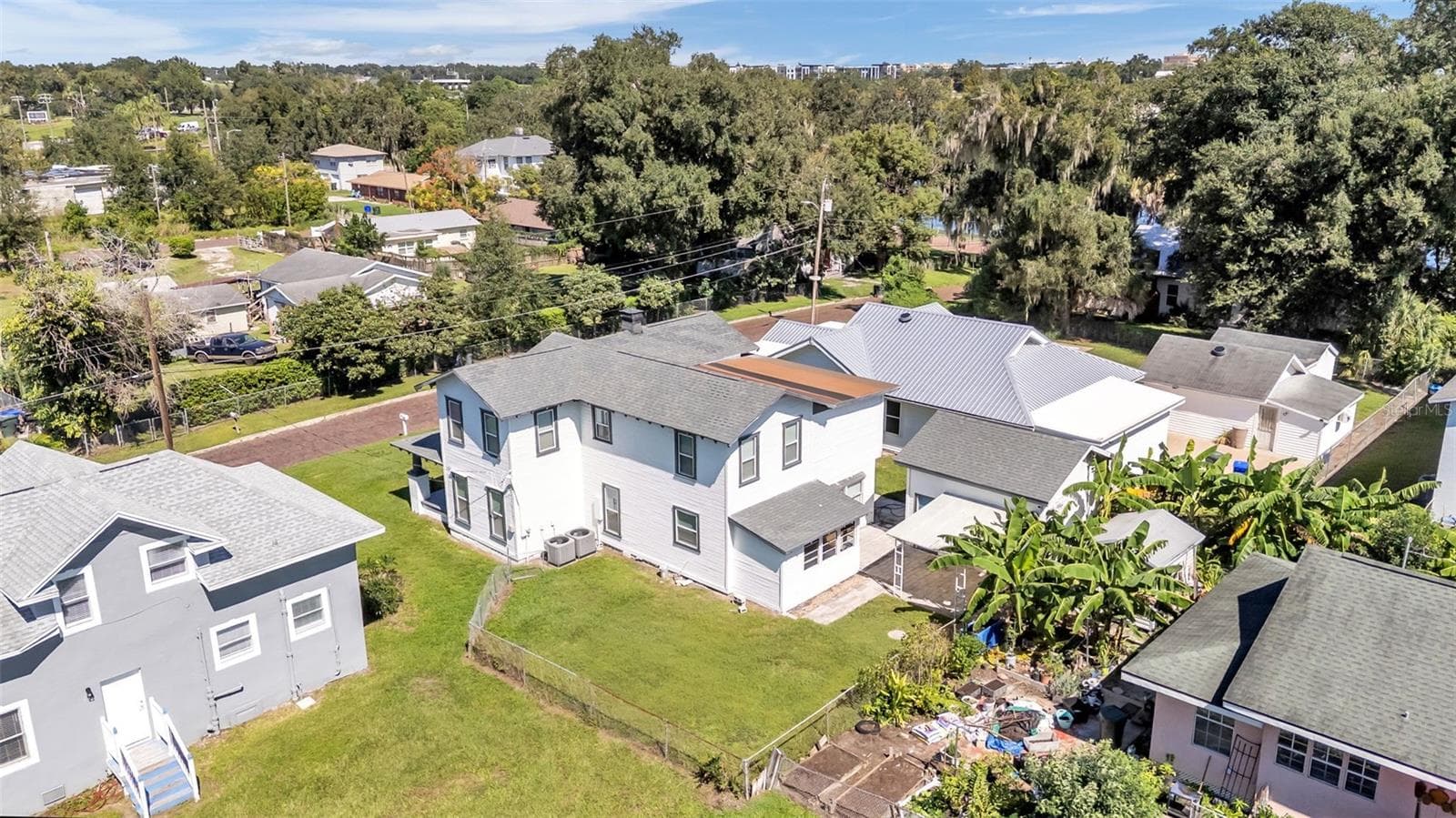 Single Family Residence at 1044 W LIME ST, LAKELAND, photo 11 of 55