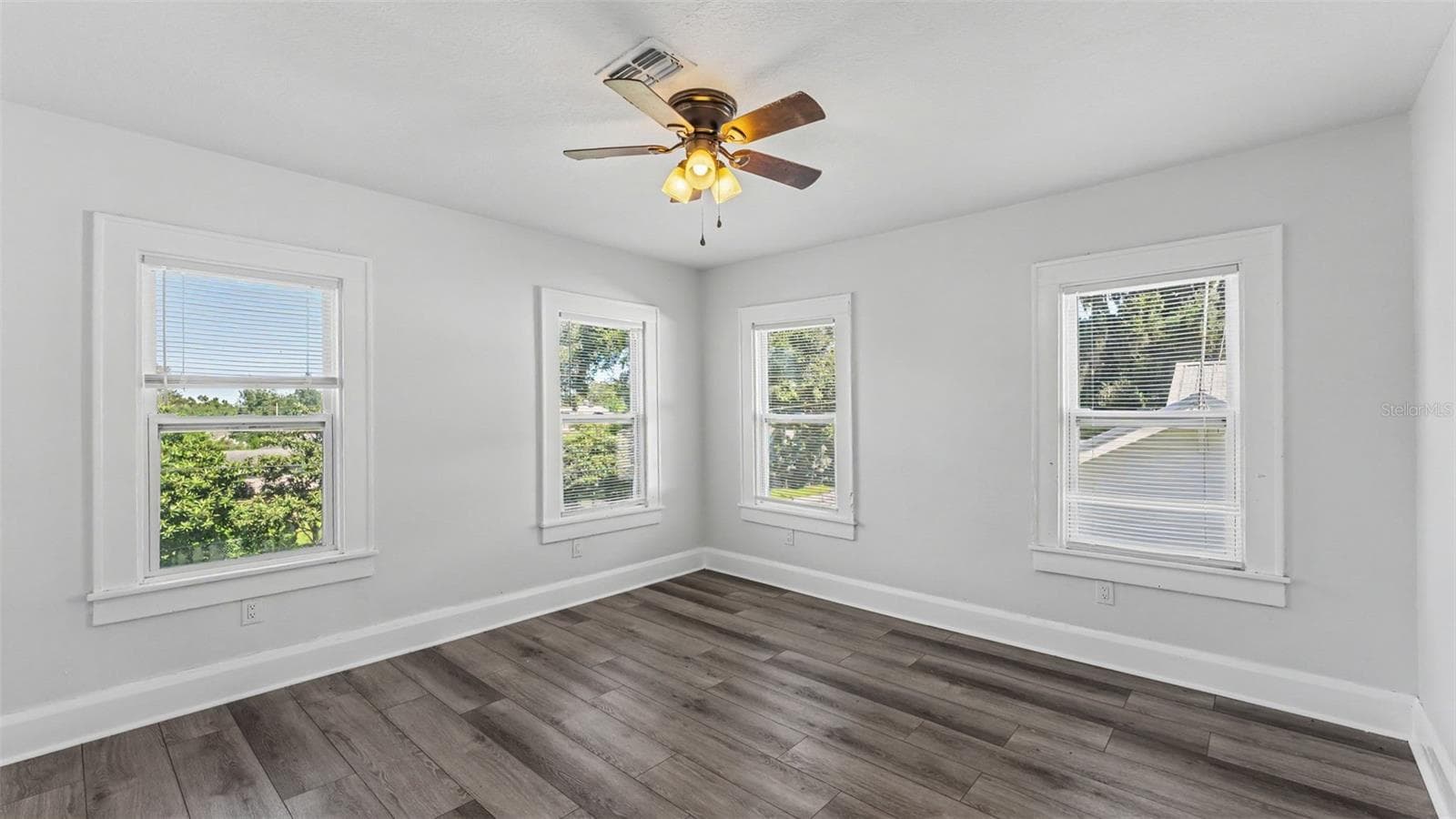 Single Family Residence at 1044 W LIME ST, LAKELAND, photo 37 of 55