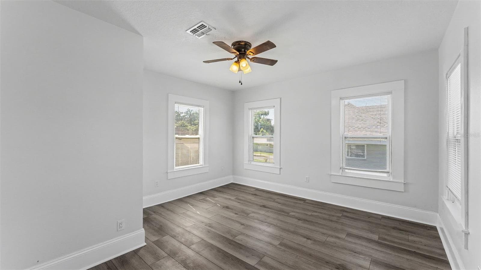 Single Family Residence at 1044 W LIME ST, LAKELAND, photo 40 of 55