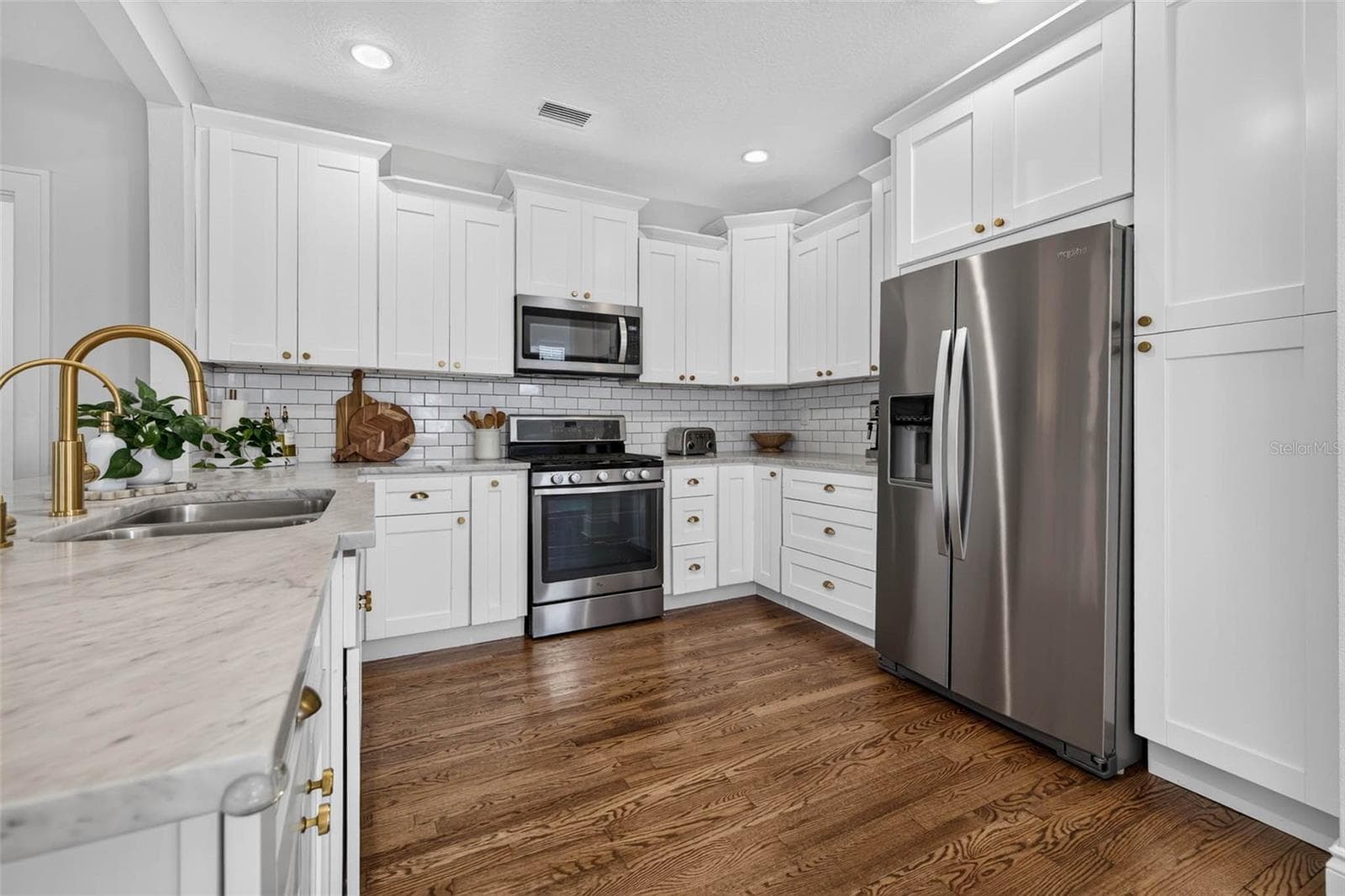 Single Family Residence at 3917 W SAN JUAN ST, TAMPA, photo 17 of 62