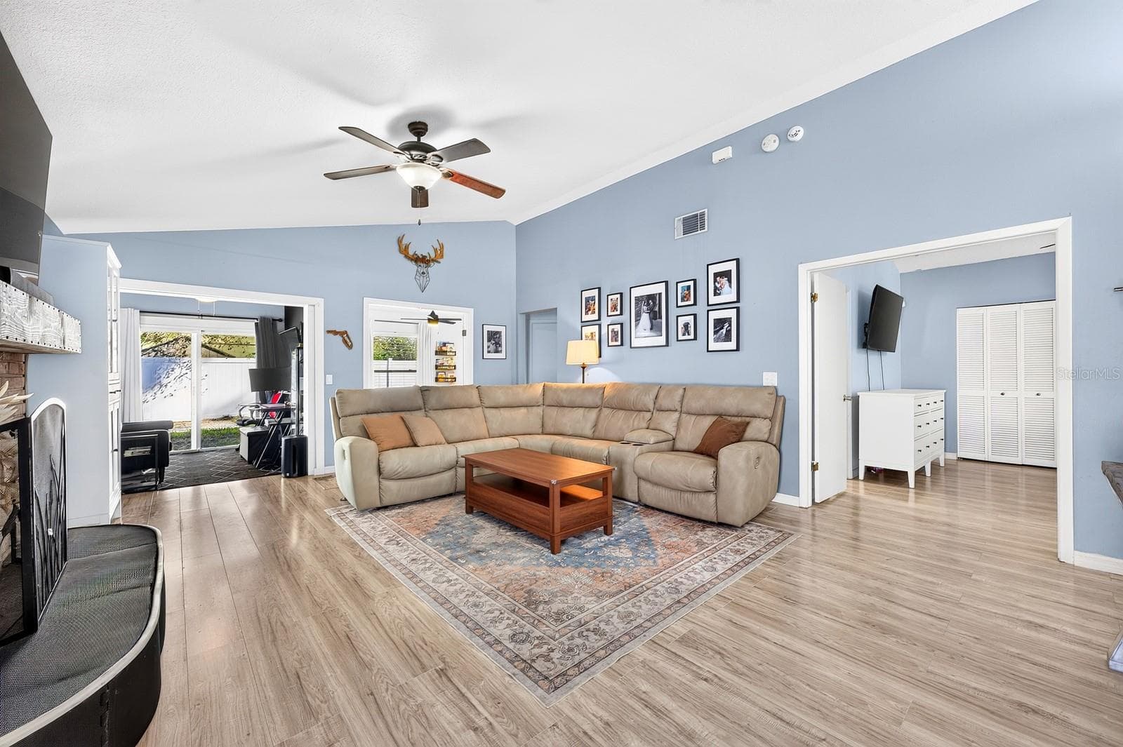 Open living area. - 9807 PINEY POINT CIR, ORLANDO