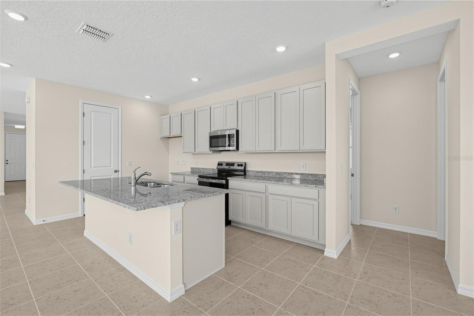 Single Family Residence at 2677 BROADWING ST, KISSIMMEE, photo 9 of 27