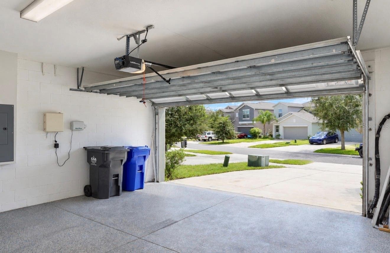 Single Family Residence at 10213 BOGGY MOSS DR, RIVERVIEW, photo 7 of 35