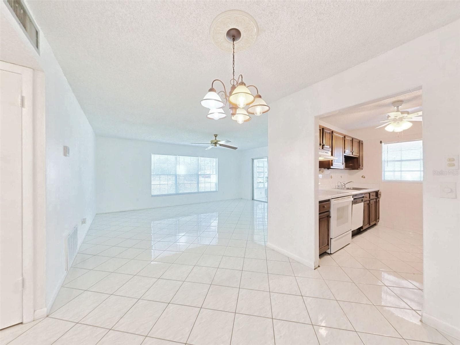 Condominium at 1485 HIGH POINT BLVD #141D, ORLANDO, photo 13 of 50