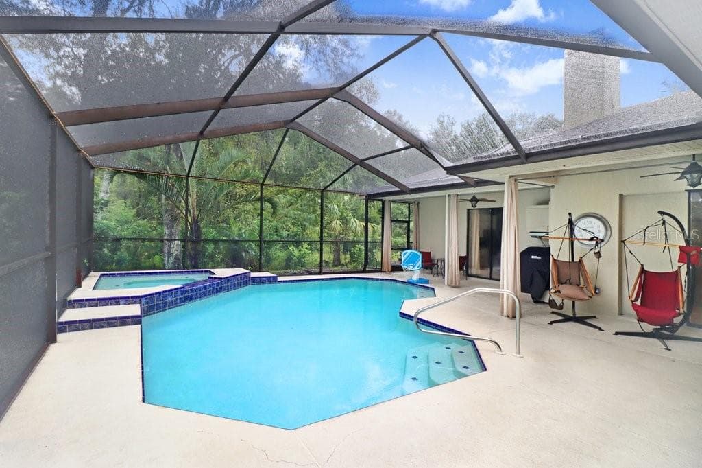Pool & Spa - 8705 CRESCENT FOREST BLVD, NEW PORT RICHEY