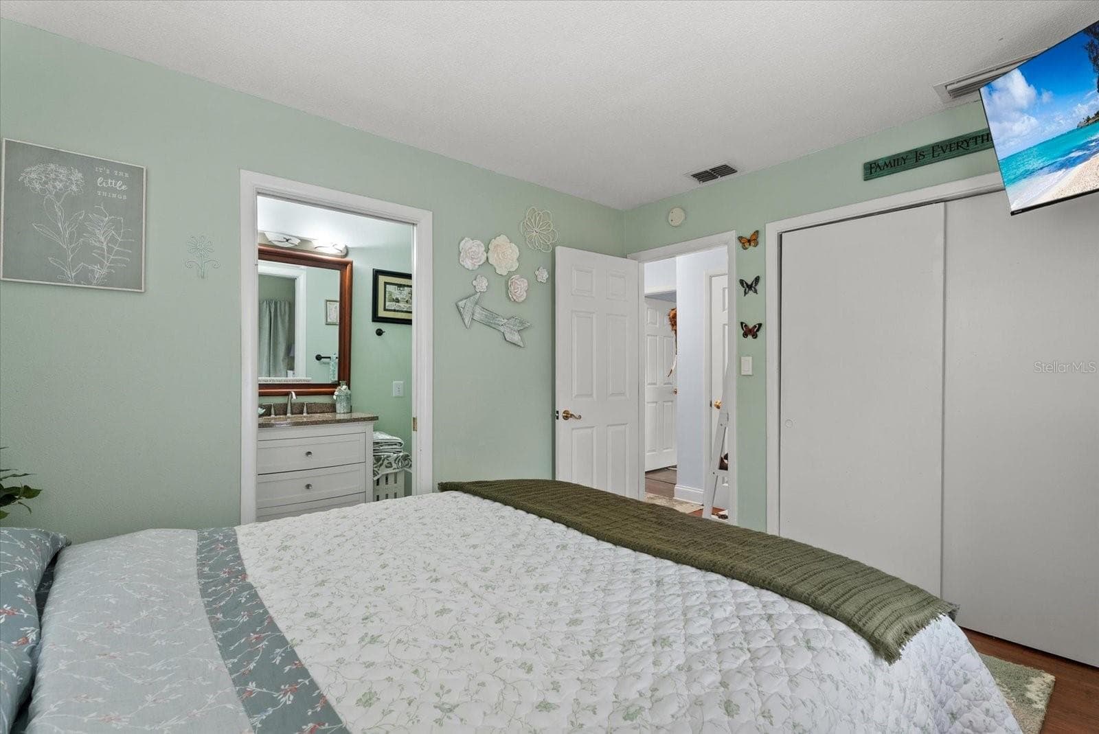 Single Family Residence at 2212 CLARK AVE, BRADENTON, photo 14 of 21