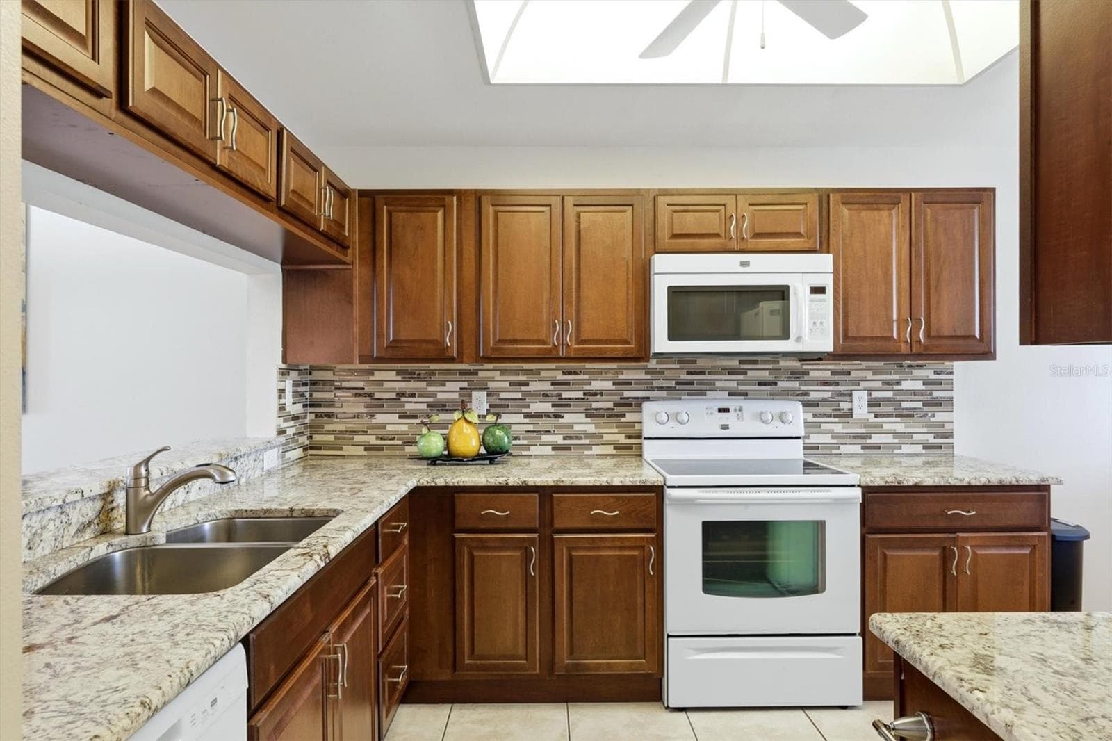 Condominium at 8750 OLDE HICKORY AVE #9209, SARASOTA, photo 12 of 64