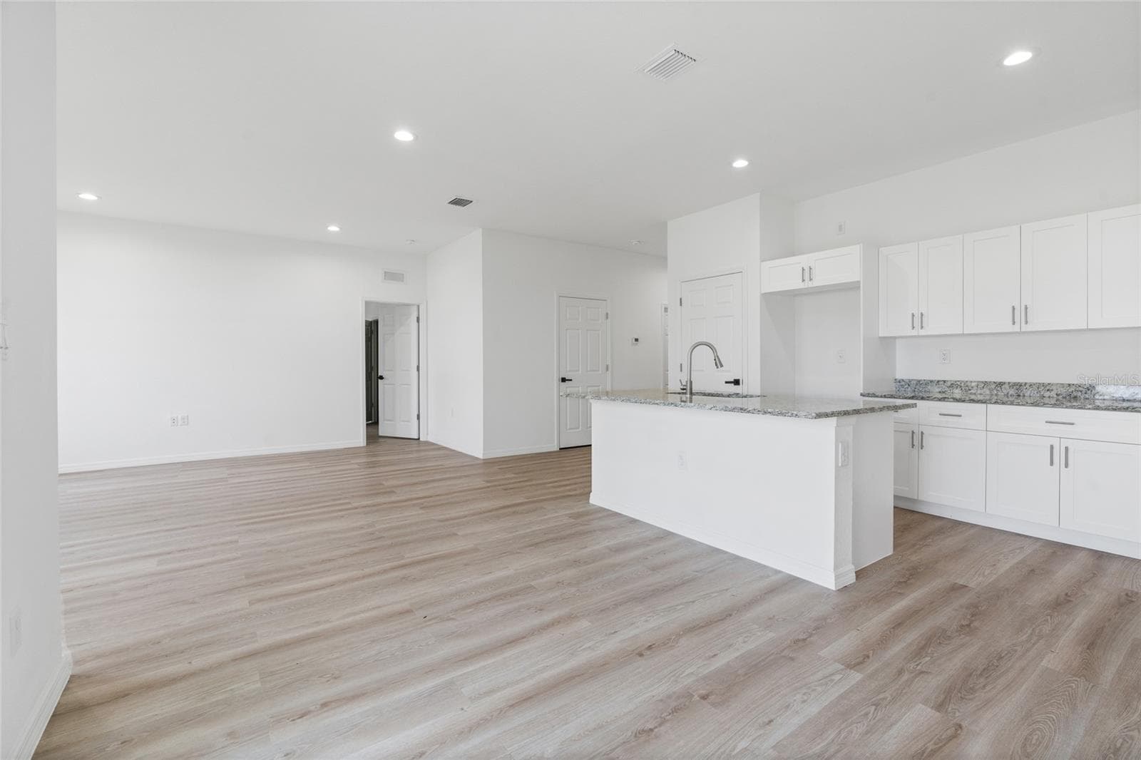 Single Family Residence at 566 WOODVIEW DR, LEHIGH ACRES, photo 5 of 31