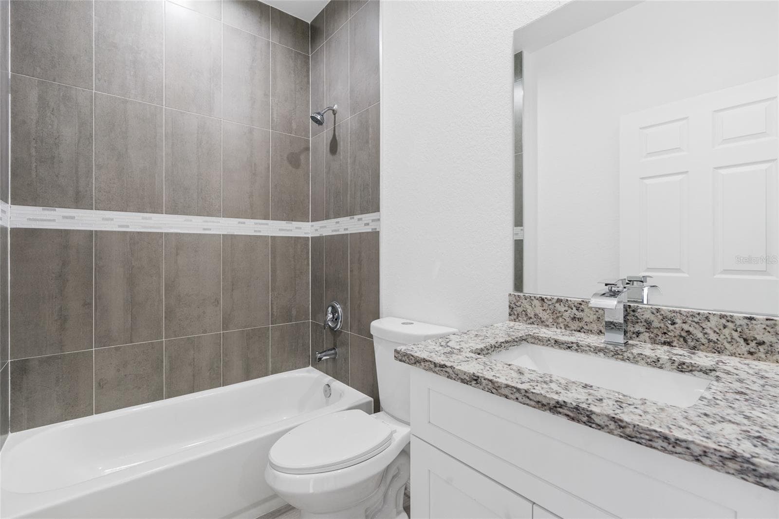 Single Family Residence at 566 WOODVIEW DR, LEHIGH ACRES, photo 10 of 31