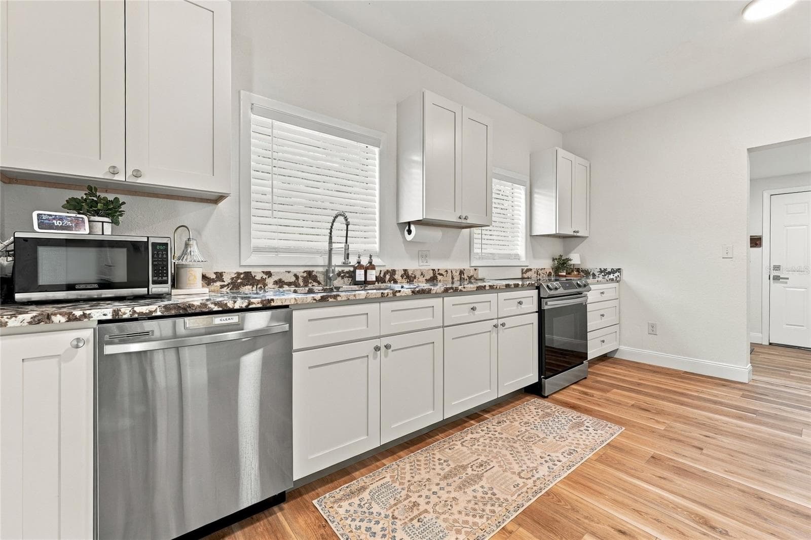 Single Family Residence at 226 NE 3RD AVE, WILLISTON, photo 5 of 18