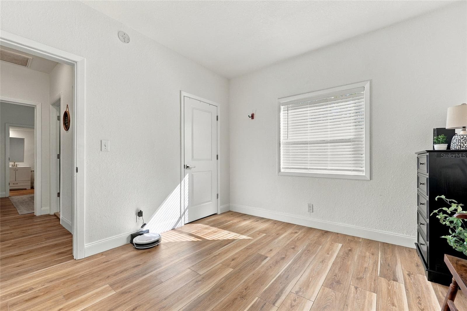 Guest Bedroom - 226 NE 3RD AVE, WILLISTON