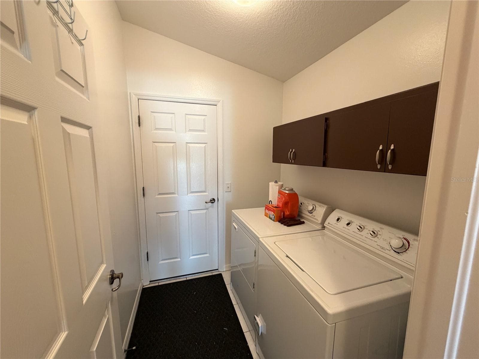 Single Family Residence at 546 TROUT LN, OLDSMAR, photo 7 of 34
