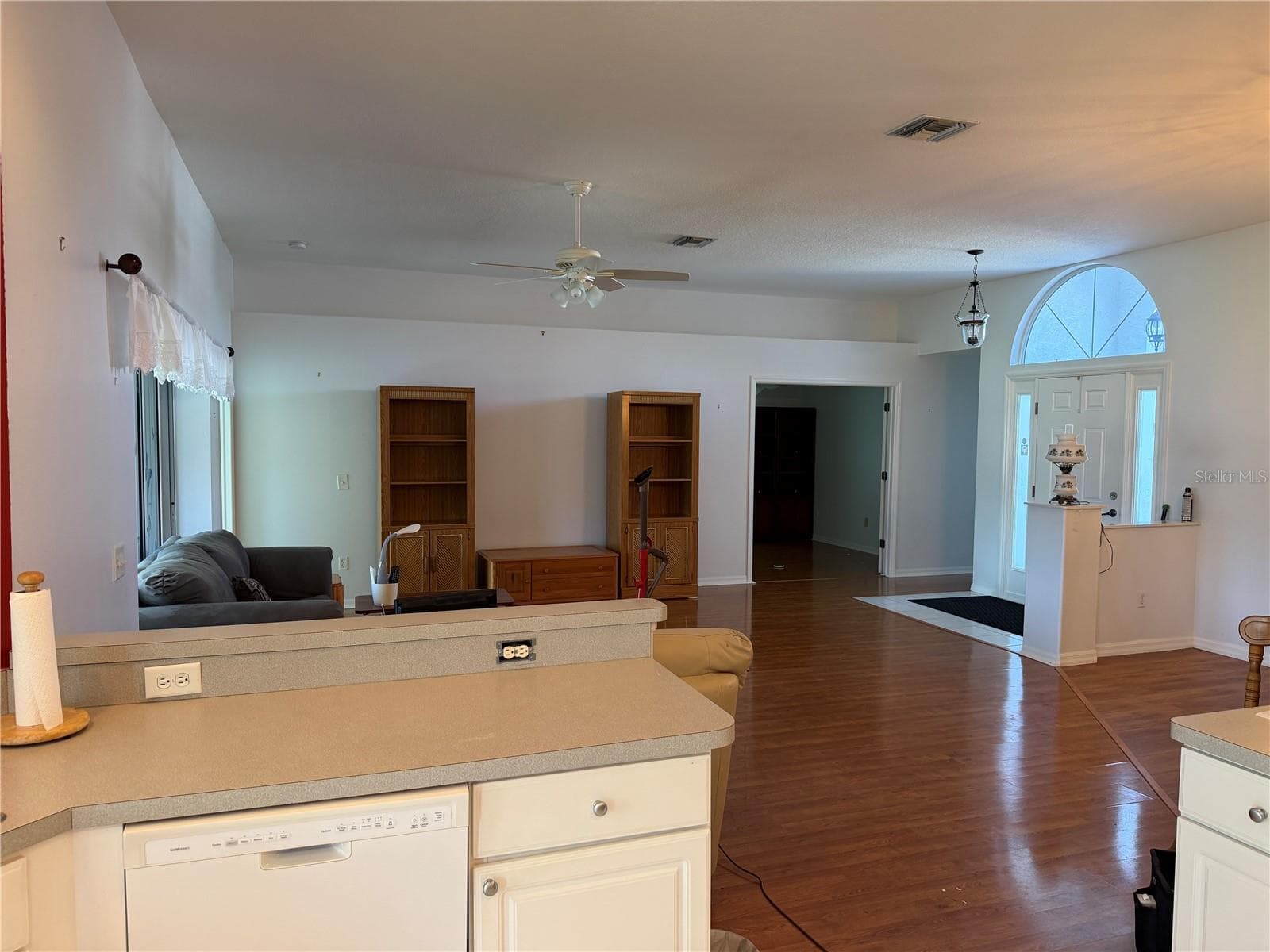 Single Family Residence at 546 TROUT LN, OLDSMAR, photo 8 of 34