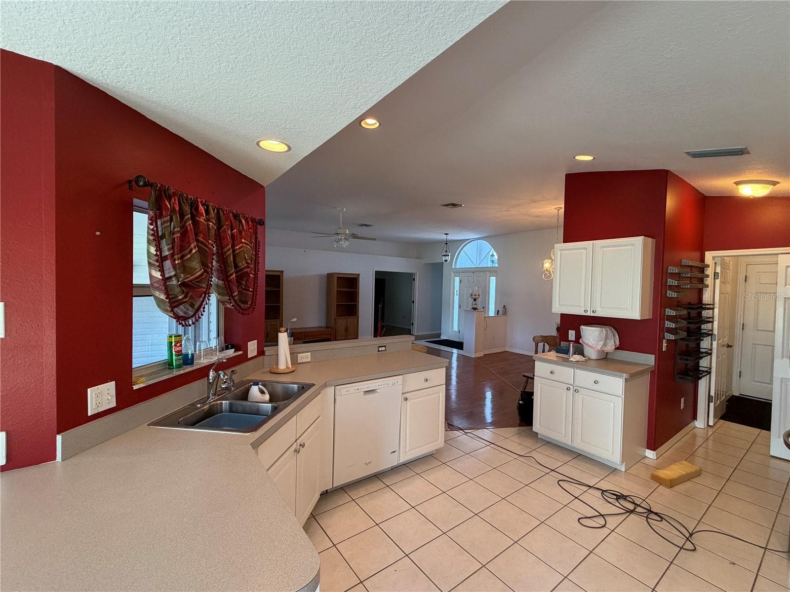 Single Family Residence at 546 TROUT LN, OLDSMAR, photo 10 of 34