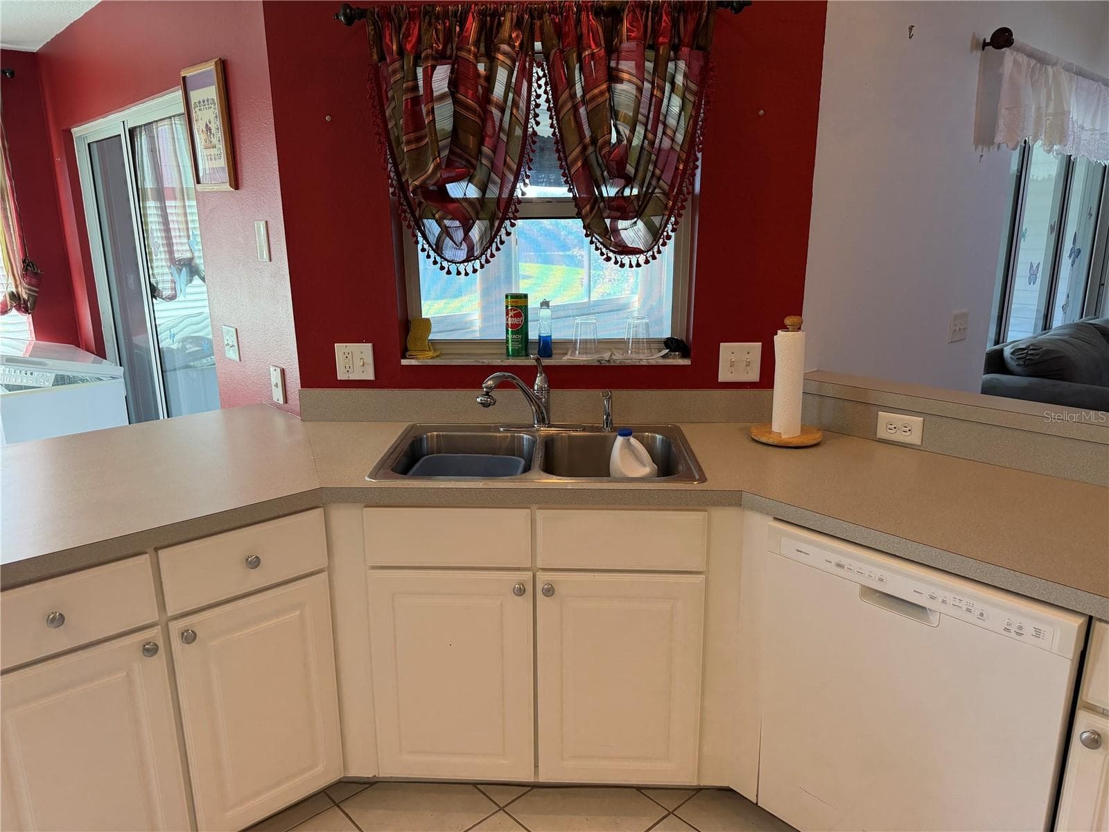 Single Family Residence at 546 TROUT LN, OLDSMAR, photo 12 of 34