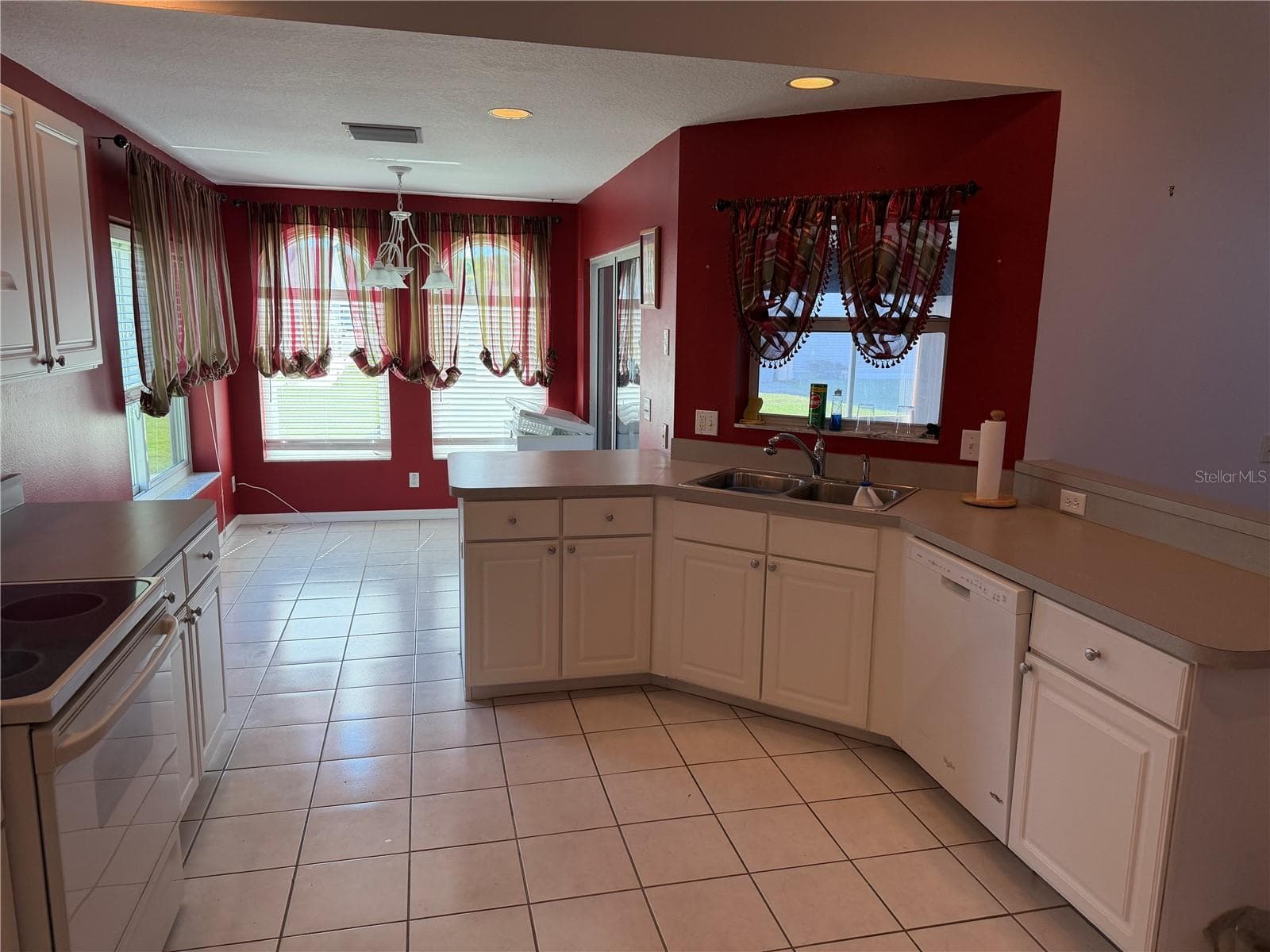 Single Family Residence at 546 TROUT LN, OLDSMAR, photo 14 of 34
