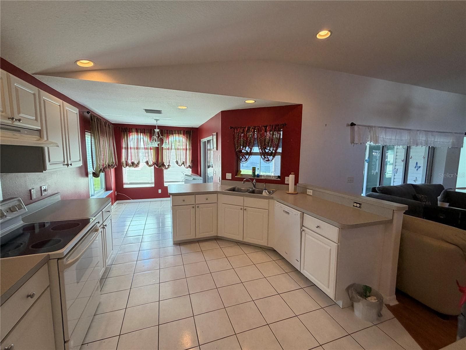 Single Family Residence at 546 TROUT LN, OLDSMAR, photo 15 of 34