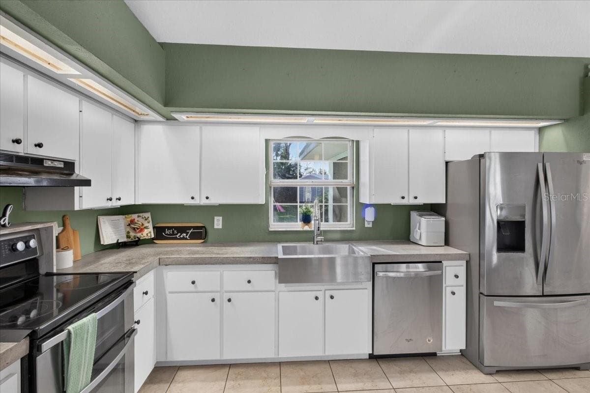 Single Family Residence at 10687 SW 74TH TER, OCALA, photo 10 of 33