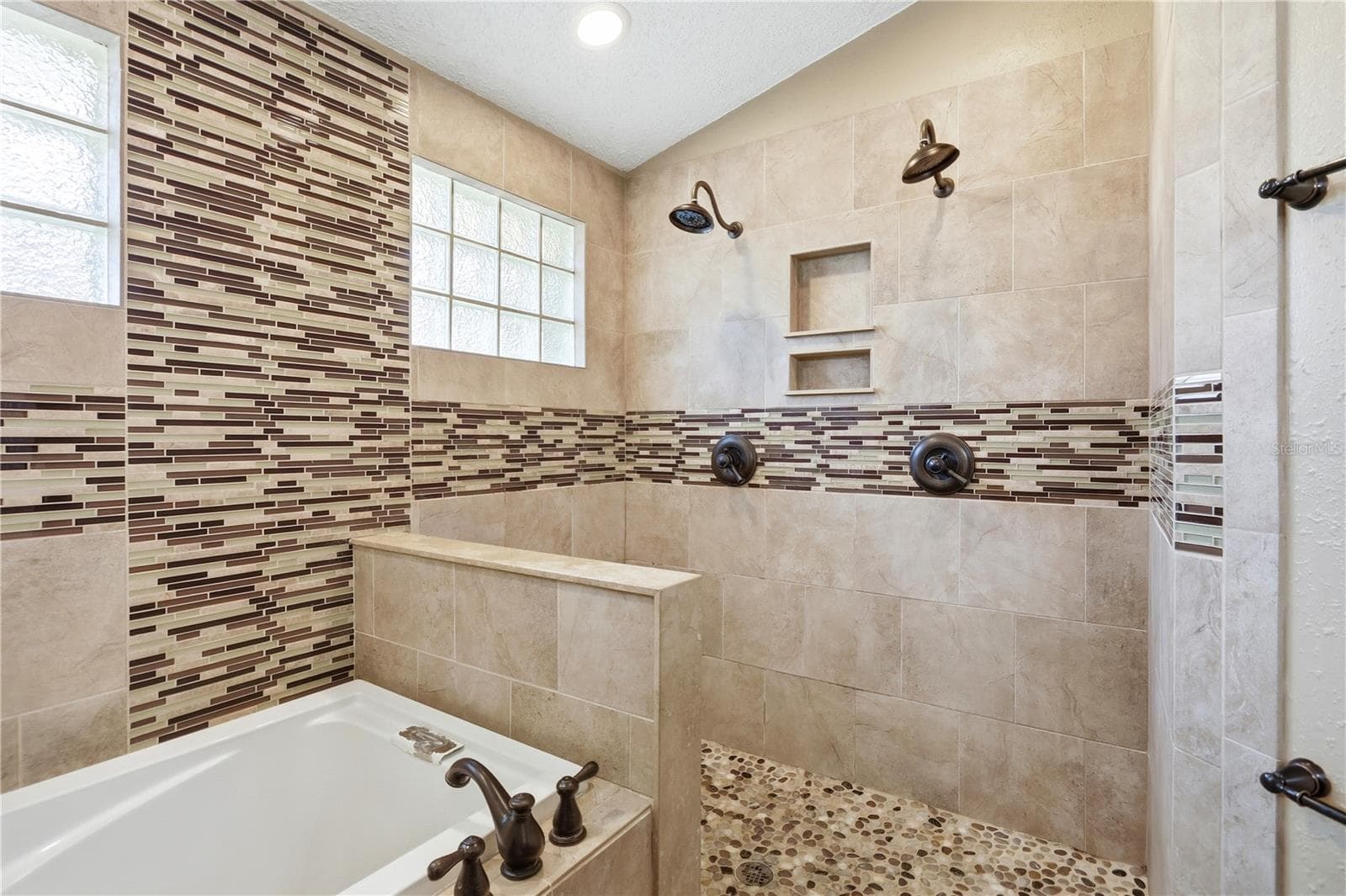 Single Family Residence at 1064 KELLY CREEK CIR, OVIEDO, photo 22 of 41