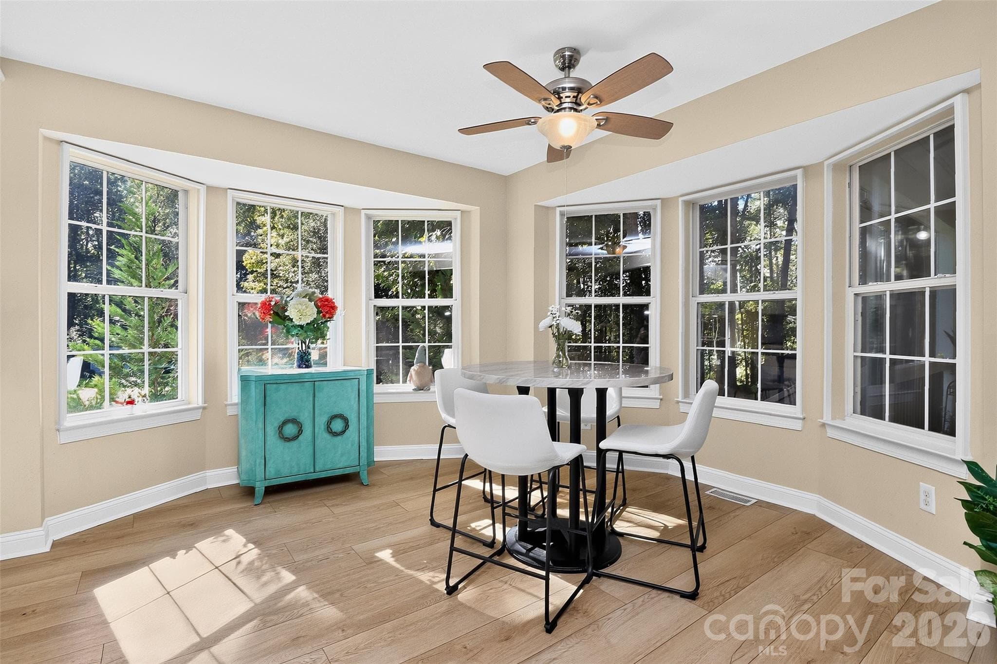 Single Family Residence at 15703 Edenfield Drive, Huntersville, photo 11 of 40