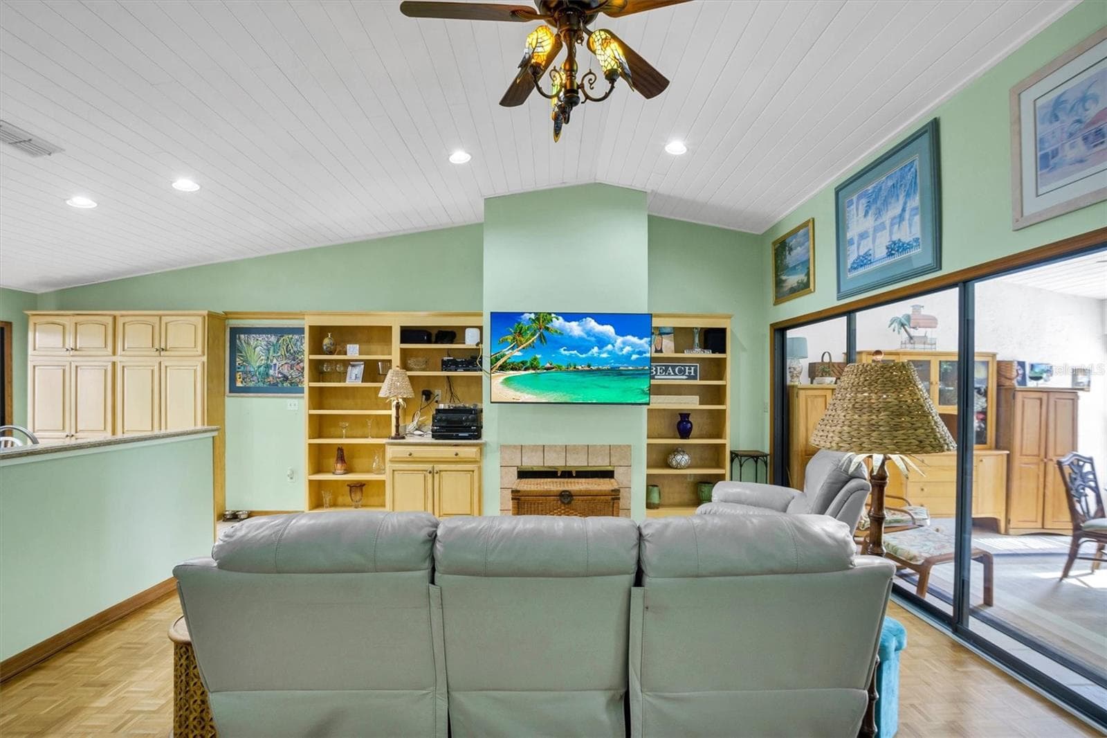 Villa at 559 CLUBHOUSE DR, LAKE WALES, photo 9 of 58