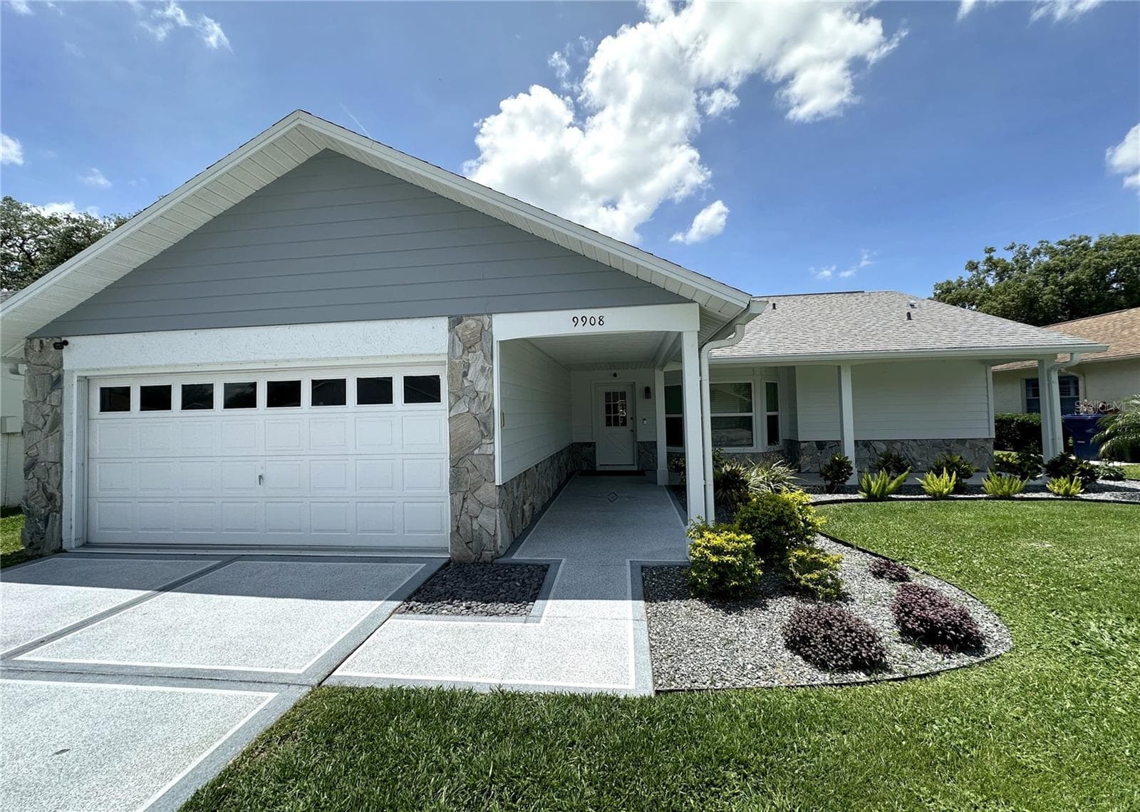 Single Family Residence at 9908 SAINT JOSEPH CT, NEW PORT RICHEY, photo 2 of 32