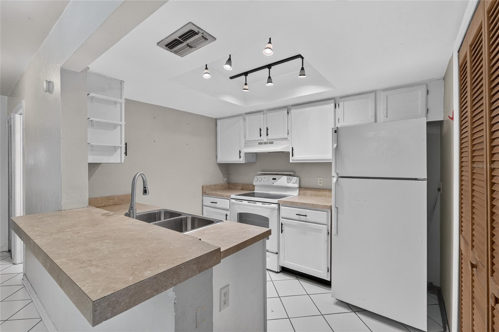 Condominium at 7200 SW 8TH AVE #P99, GAINESVILLE, photo 7 of 30