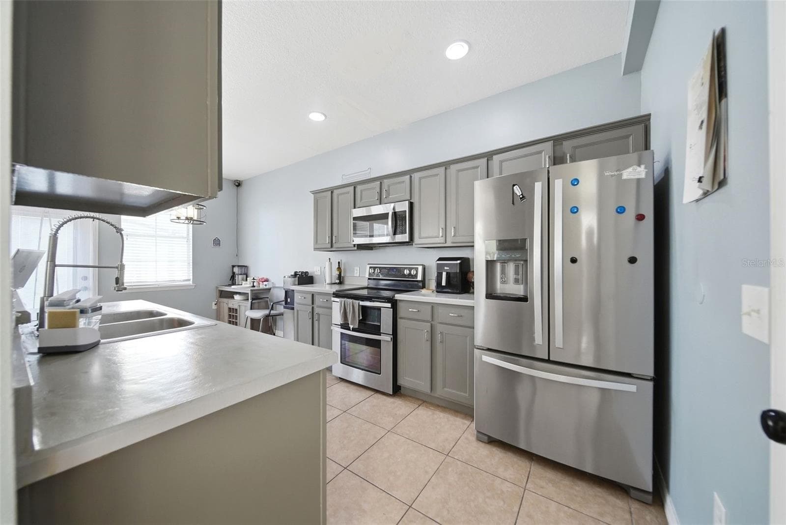Townhouse at 7142 FIVE OAKS DR, HARMONY, photo 9 of 31