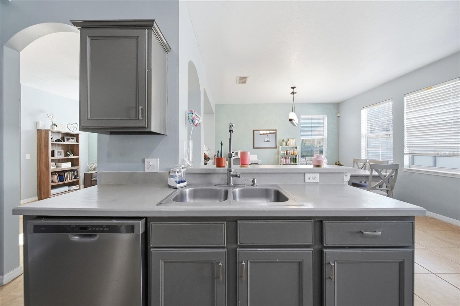 Townhouse at 7142 FIVE OAKS DR, HARMONY, photo 11 of 31