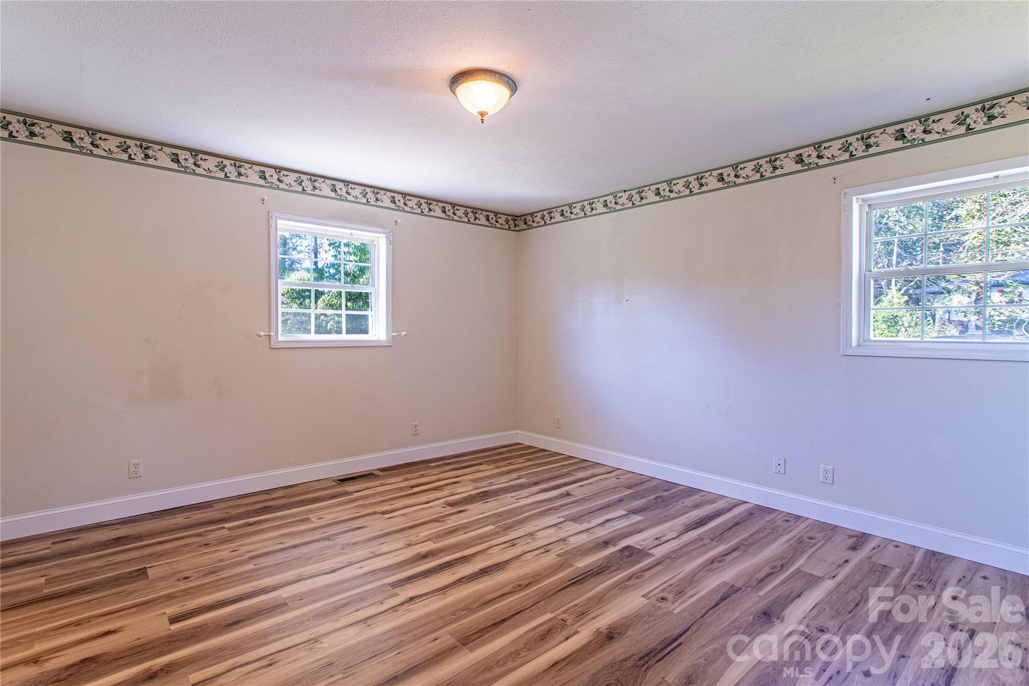 Single Family Residence at 3 Edna Oaks Road, Hendersonville, photo 25 of 43