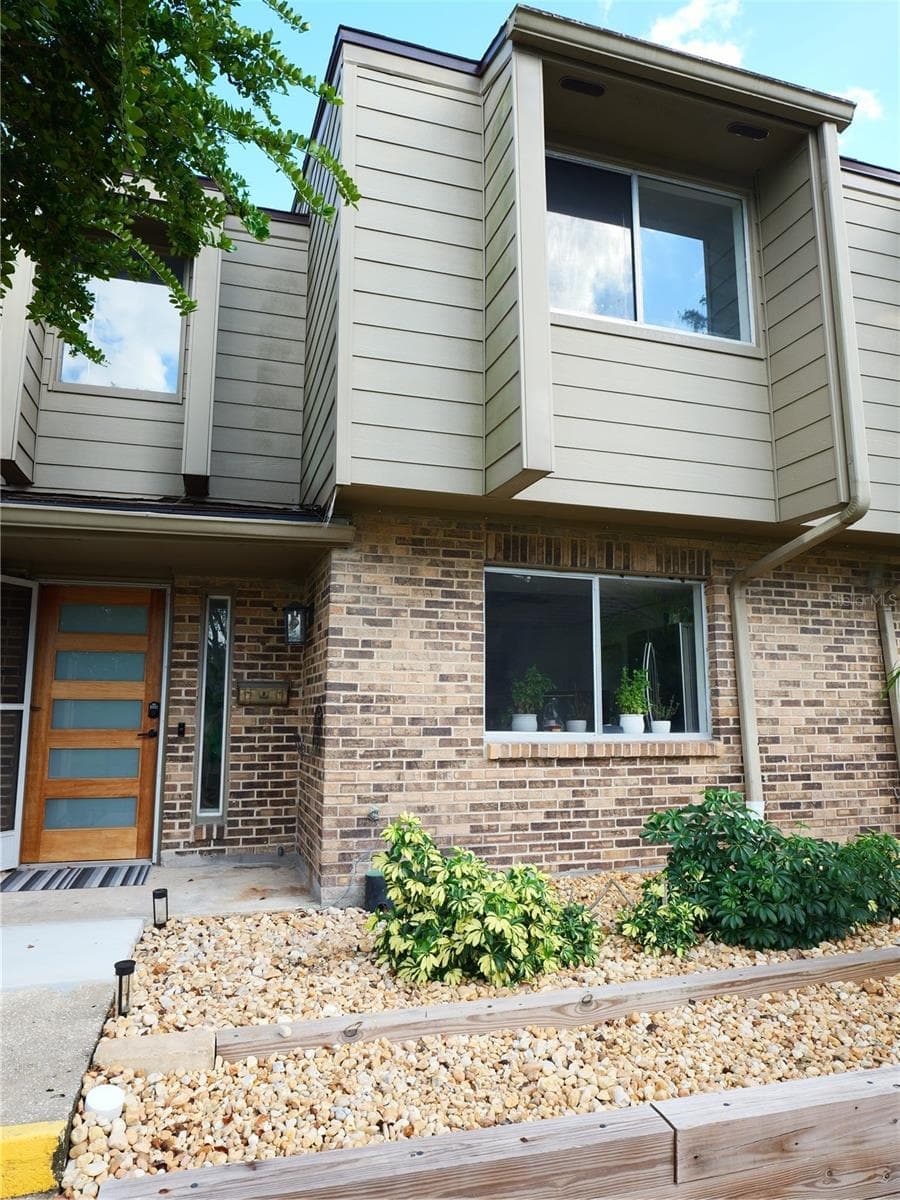 427 OAK HAVEN DR
