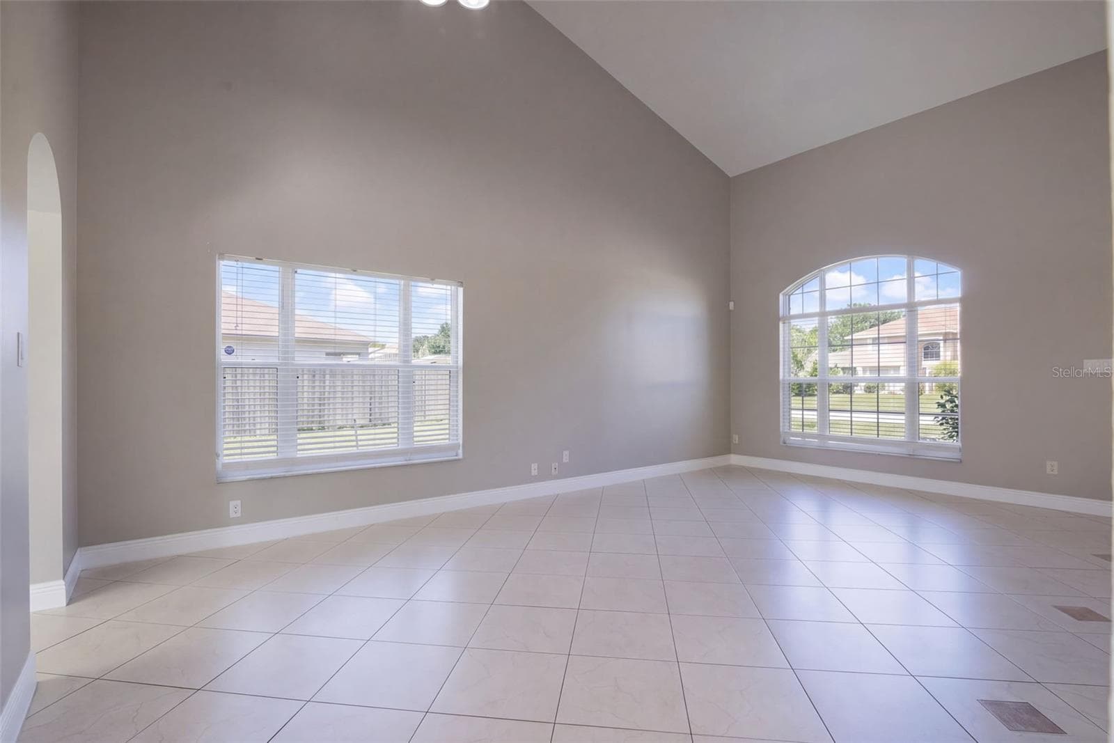 Single Family Residence at 7694 COUNTRY RUN PKWY, ORLANDO, photo 10 of 51