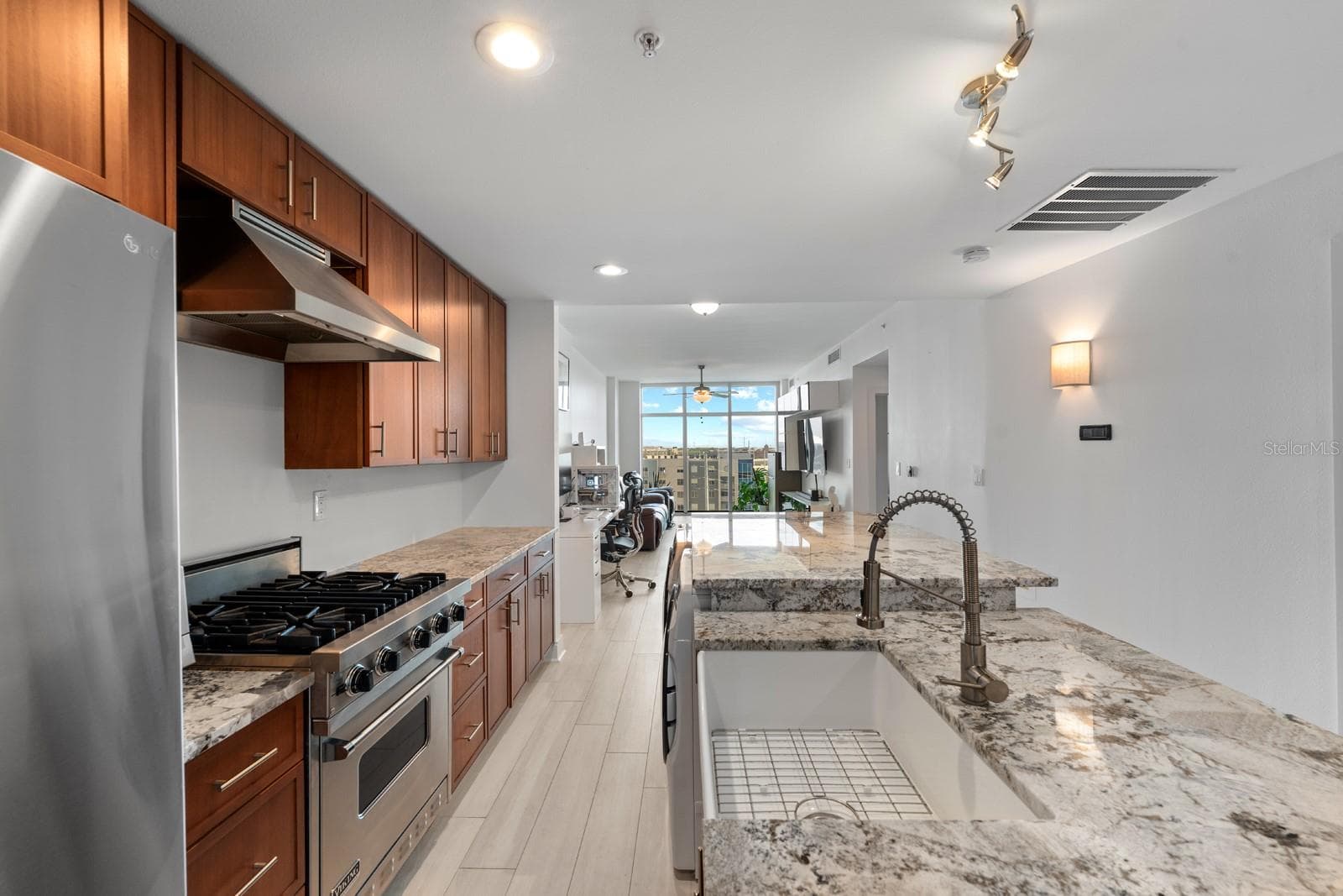 Condominium at 1208 E KENNEDY BLVD #723, TAMPA, photo 9 of 27