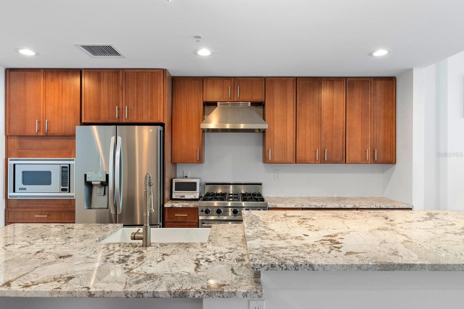 Condominium at 1208 E KENNEDY BLVD #723, TAMPA, photo 10 of 27