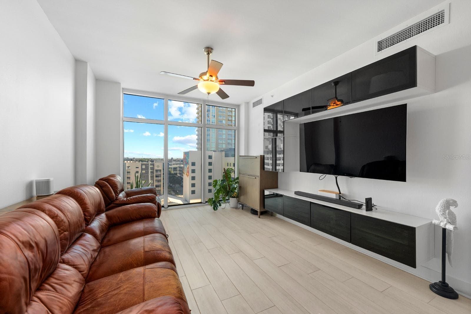 Condominium at 1208 E KENNEDY BLVD #723, TAMPA, photo 16 of 27