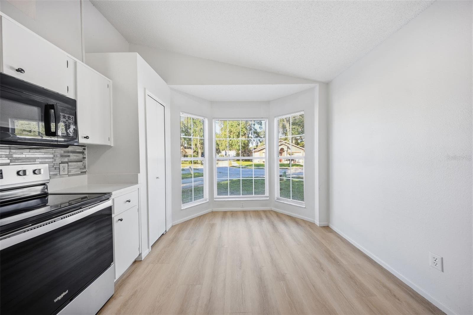Breakfast Nook - 148 OAK GROVE RD, WINTER PARK